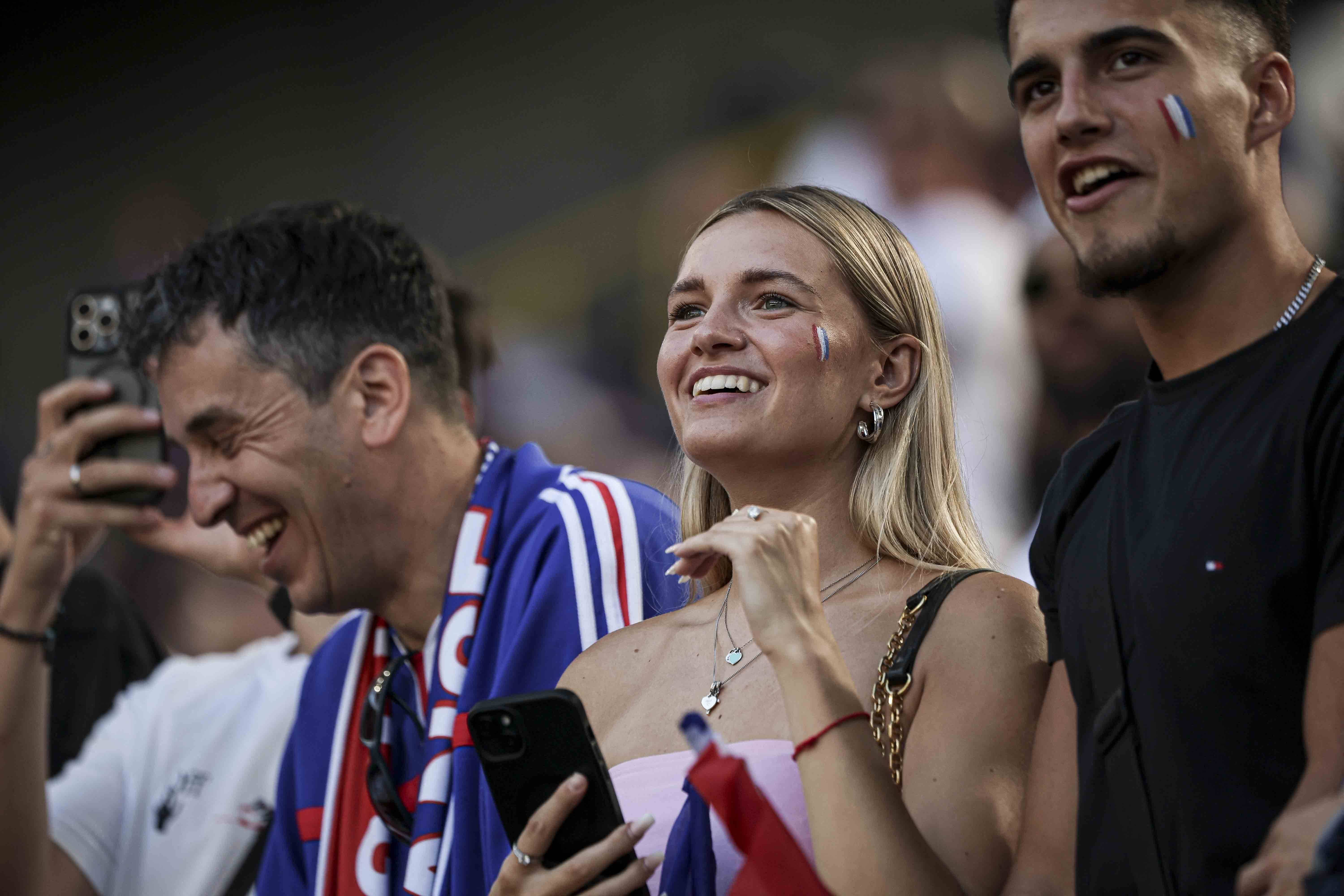 包含比利时队与波兰队的对决备受瞩目，胜者将傲视群雄的词条